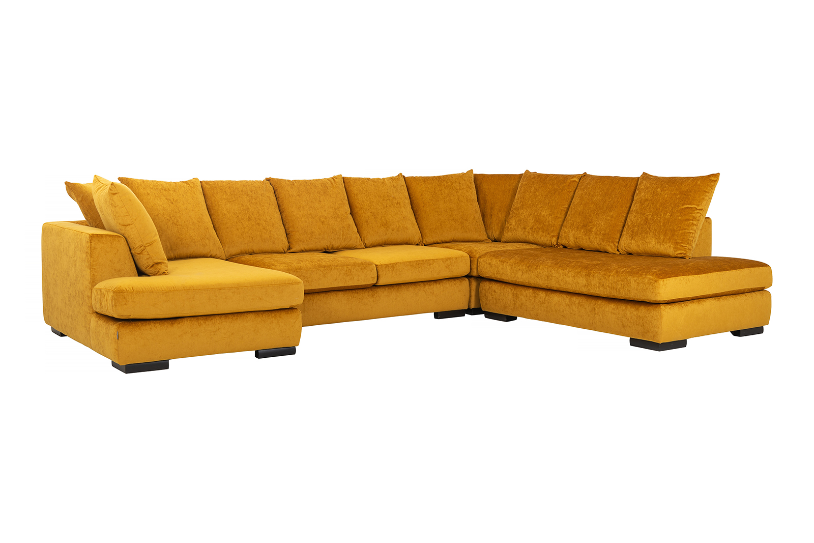 Paso doble hjørnesofa Helkledde moduler. Divan venstre, 2-seter, hjørne og åpen ende høyre. I tekstil Eros Mustard 1070-17 og sorte treben. EU komfort. Oppsett 1