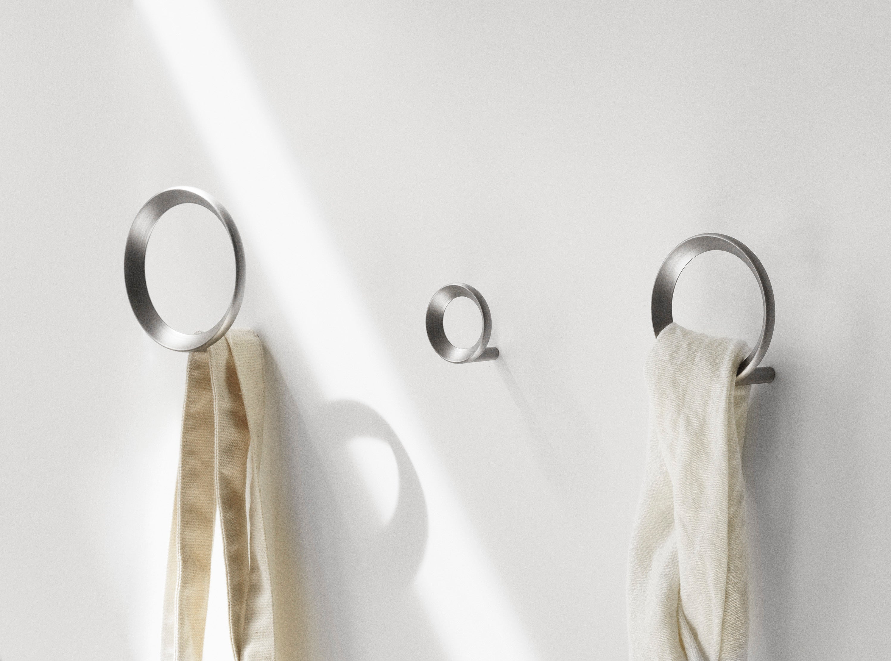 Normann Copenhagen  Loop knage, medium - sort
