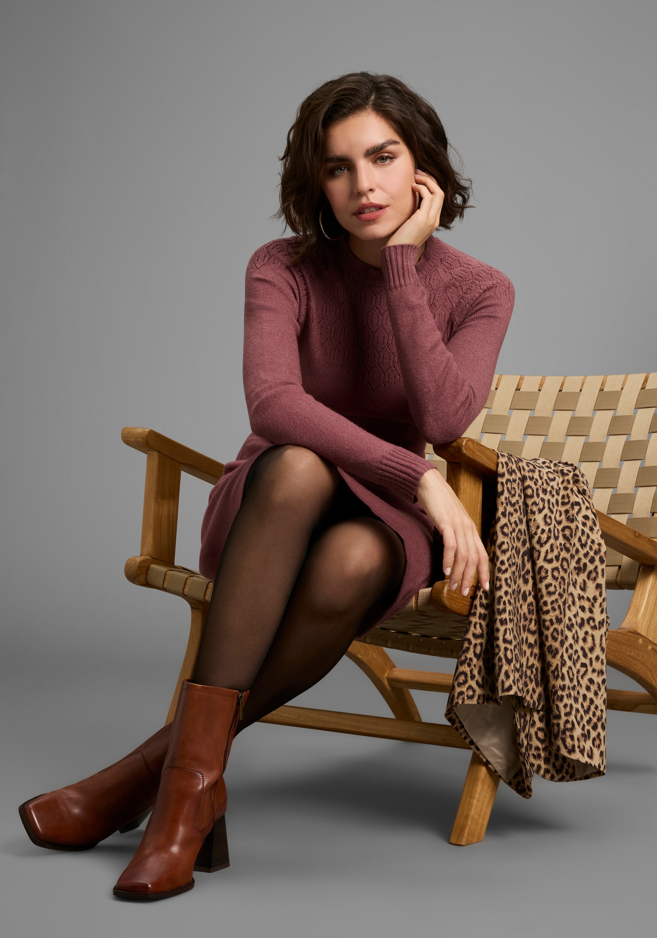 Laura Scott Strickkleid Ohne Taschen mit edlem Ajourmuster und süssem Stehkragen - NEUE KOLLEKTION