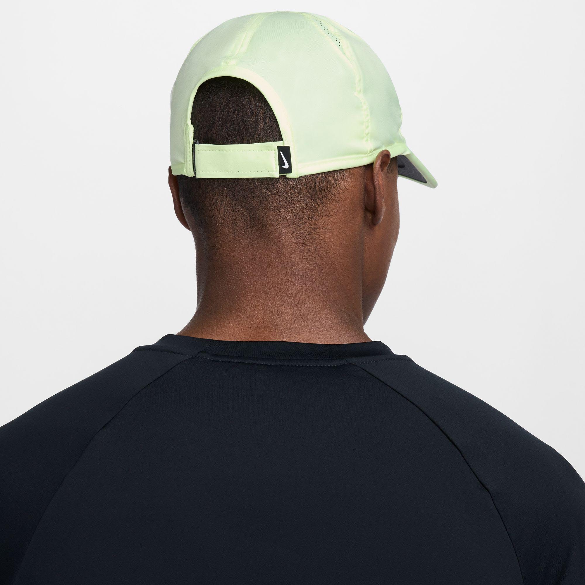 Dri-FIT Club Featherlight Caps Unisex 701/Barely Volt/Black