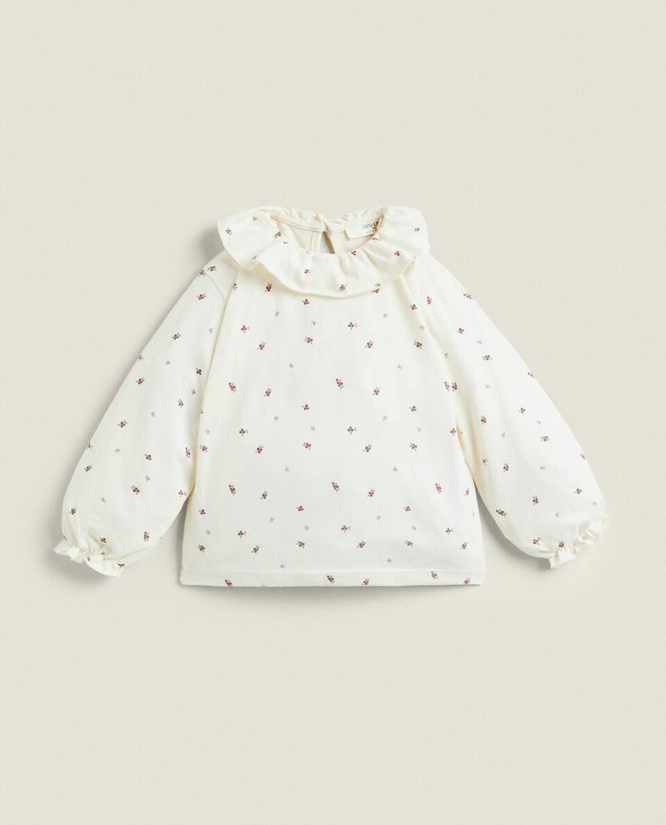 Conjunto de pijama infantil com estampa floral