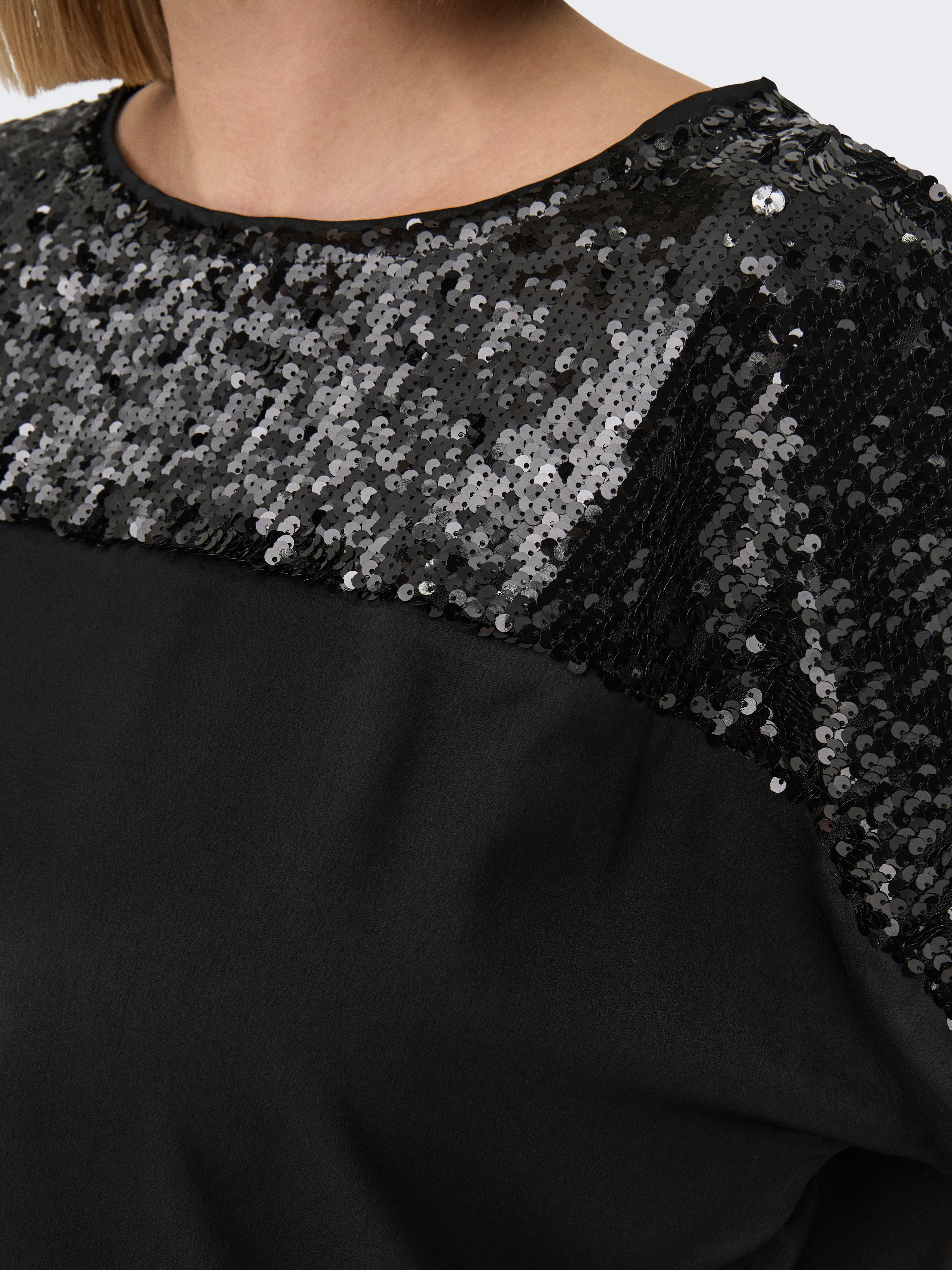 CARRAVE Top Black
