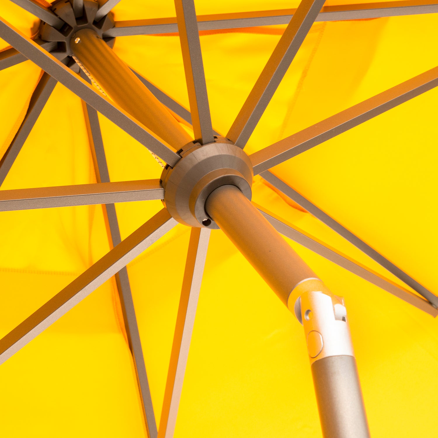 Intratuin parasol Trinidad geel 80+UV D 250 cm