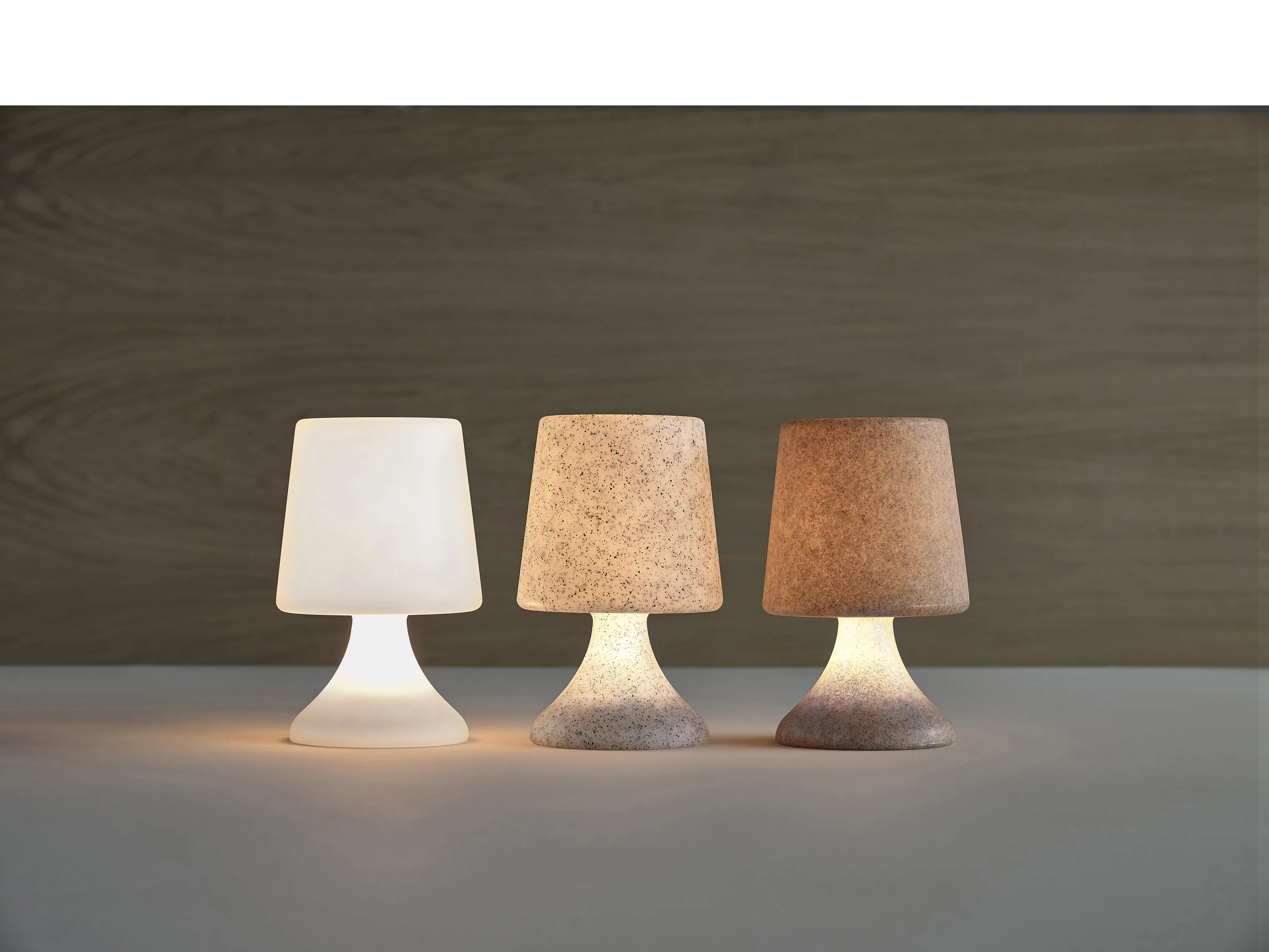 Villa Collection Midnat LED-Loungelampe
