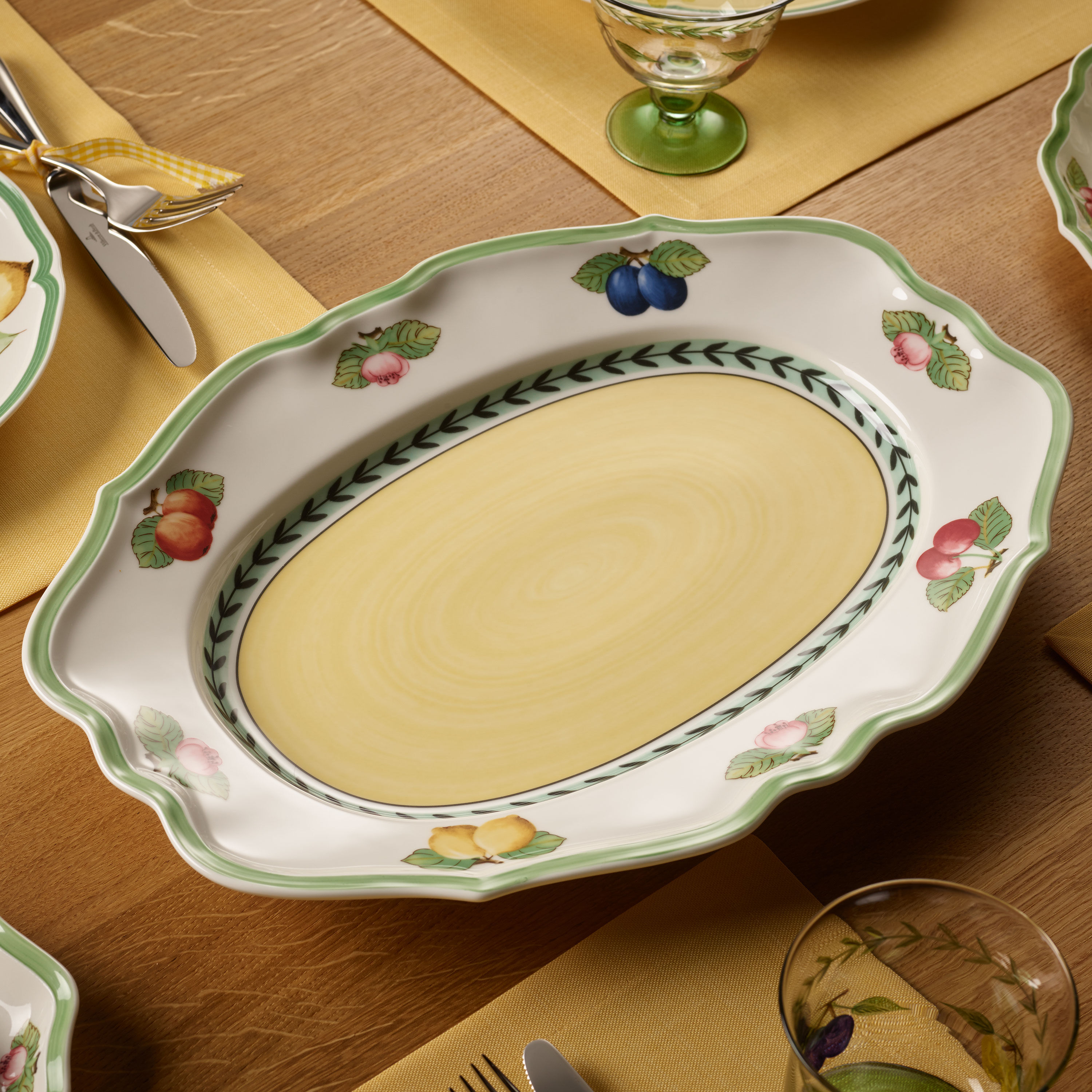 French Garden Serving tray Multi-colored, 16.7'' x 12.3'', Premium Porcelain
