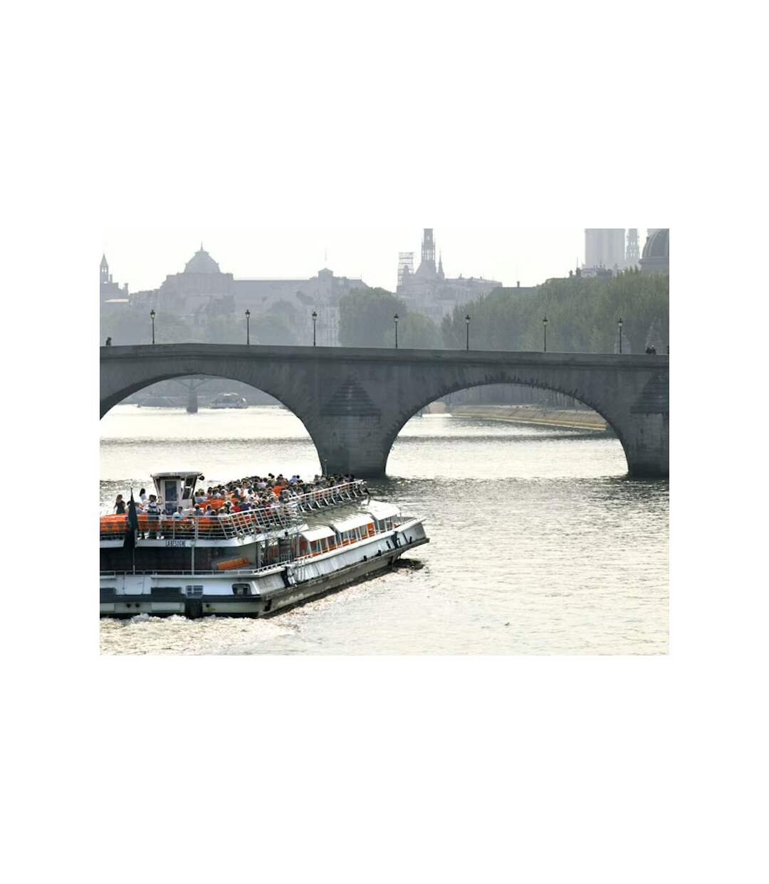 Découverte de Paris lors d’un dîner croisière Prestige sur la Seine pour 2 adultes - SMARTBOX - Coffret Cadeau Gastronomie