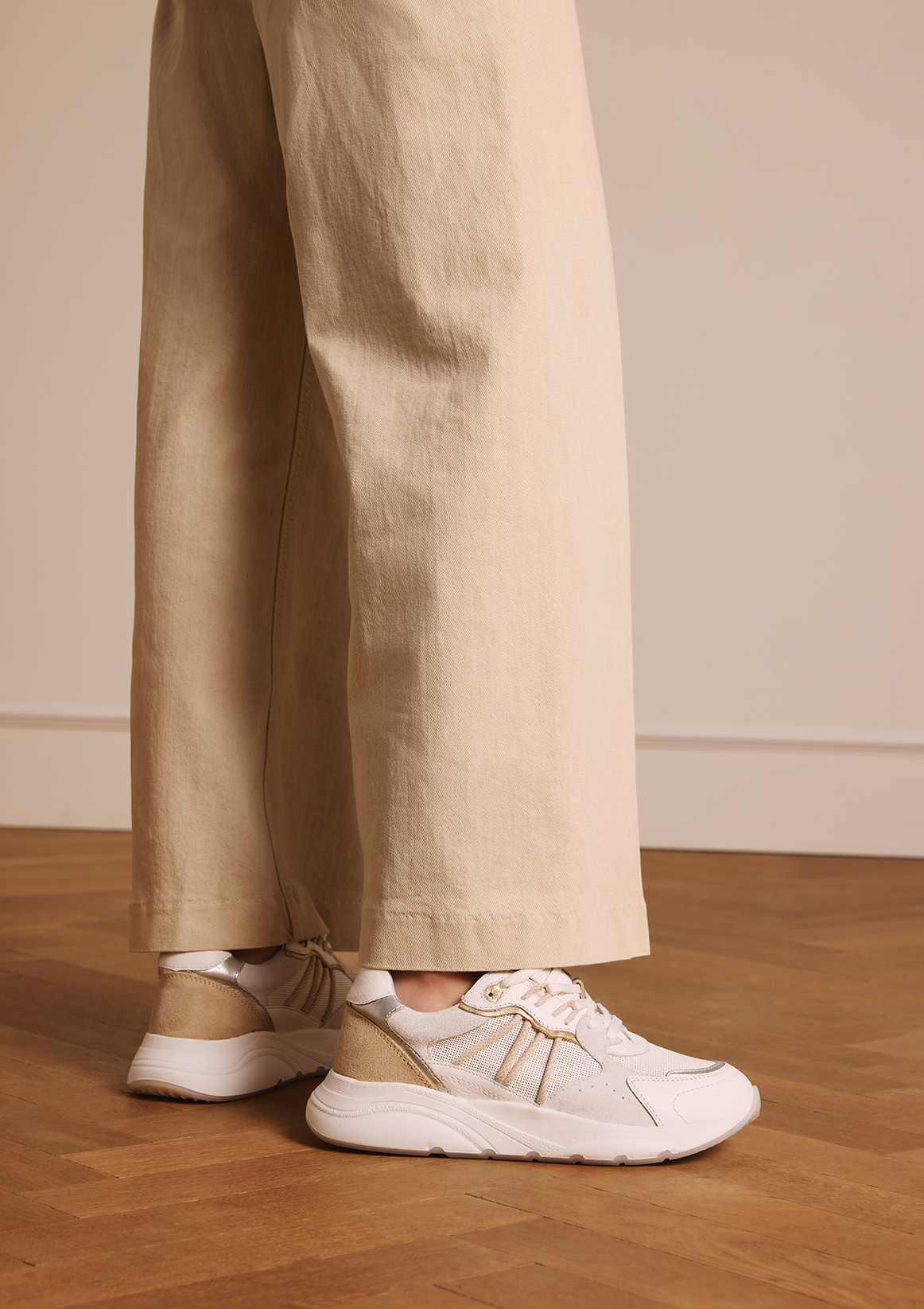 Witte leren sneakers