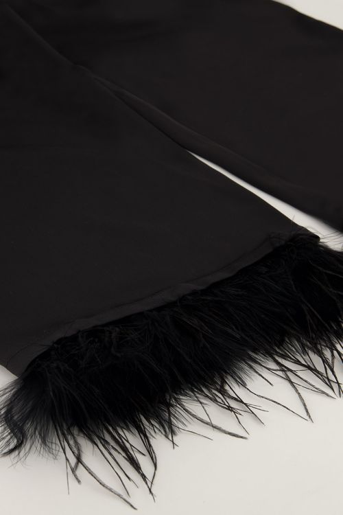 Zwarte satijnen wide leg broek met veren