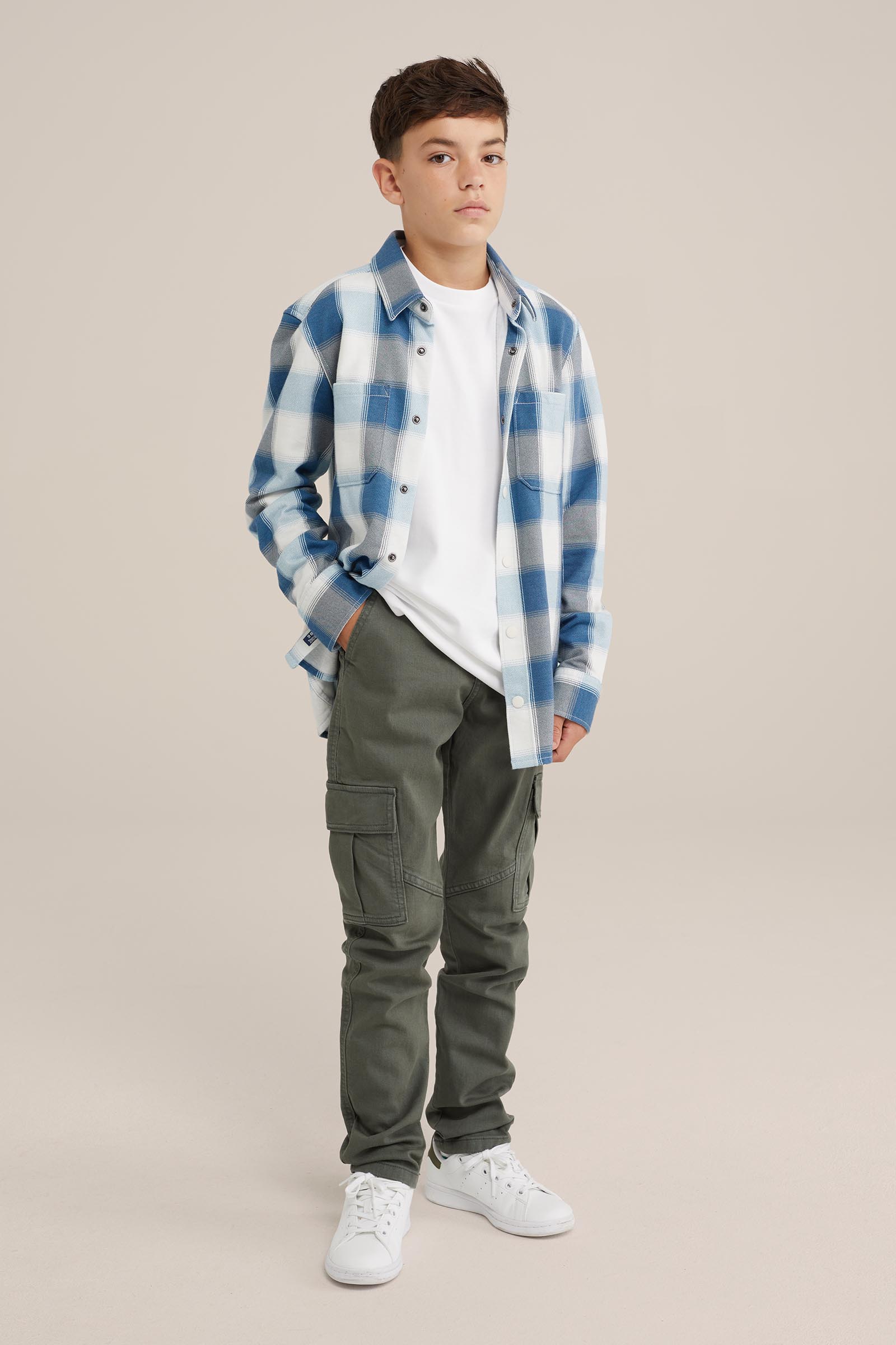 Jongens regular fit cargobroek WE Fashion Legergroen