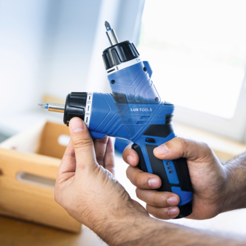 LUX accuschroevendraaier 3.6 volt met draaibaar handvat