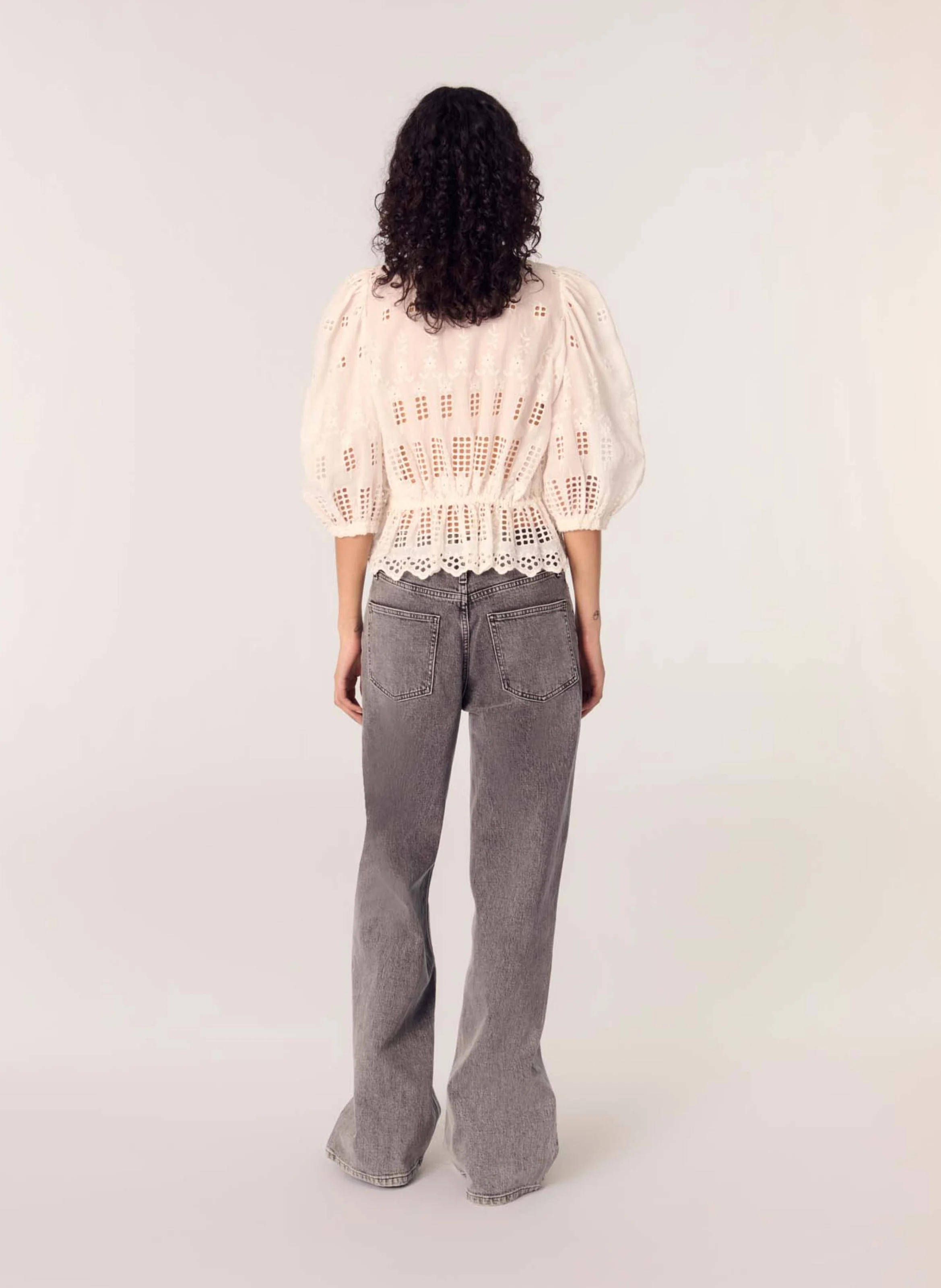 Blouse ample brodée à col claudine | Blanc