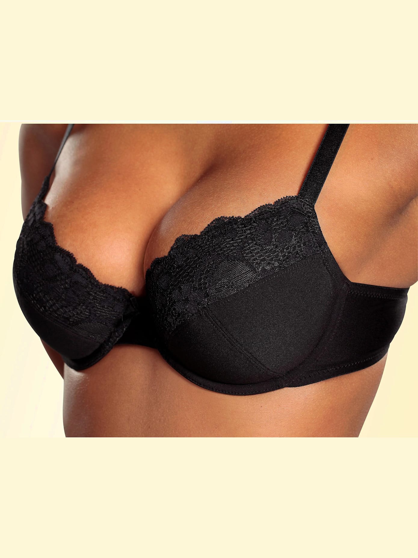 Joli soutien-gorge push-up avec dentelle jacquard douce