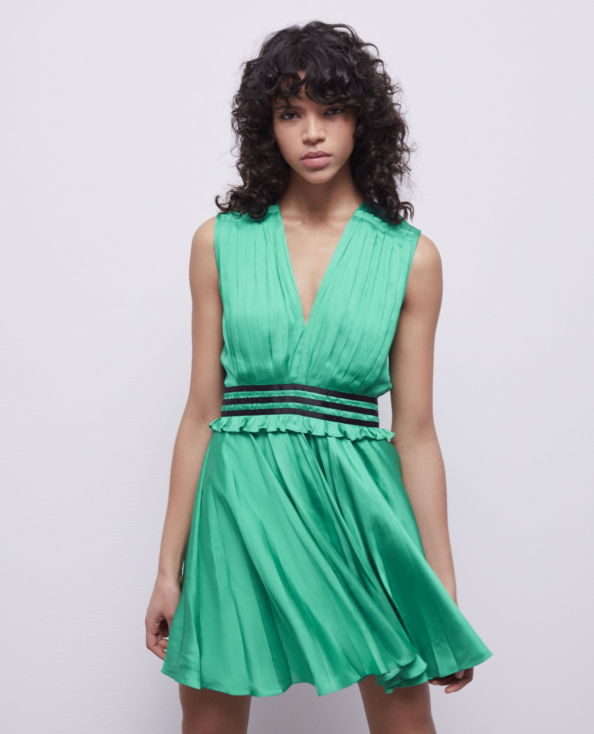 Robe courte plissée verte