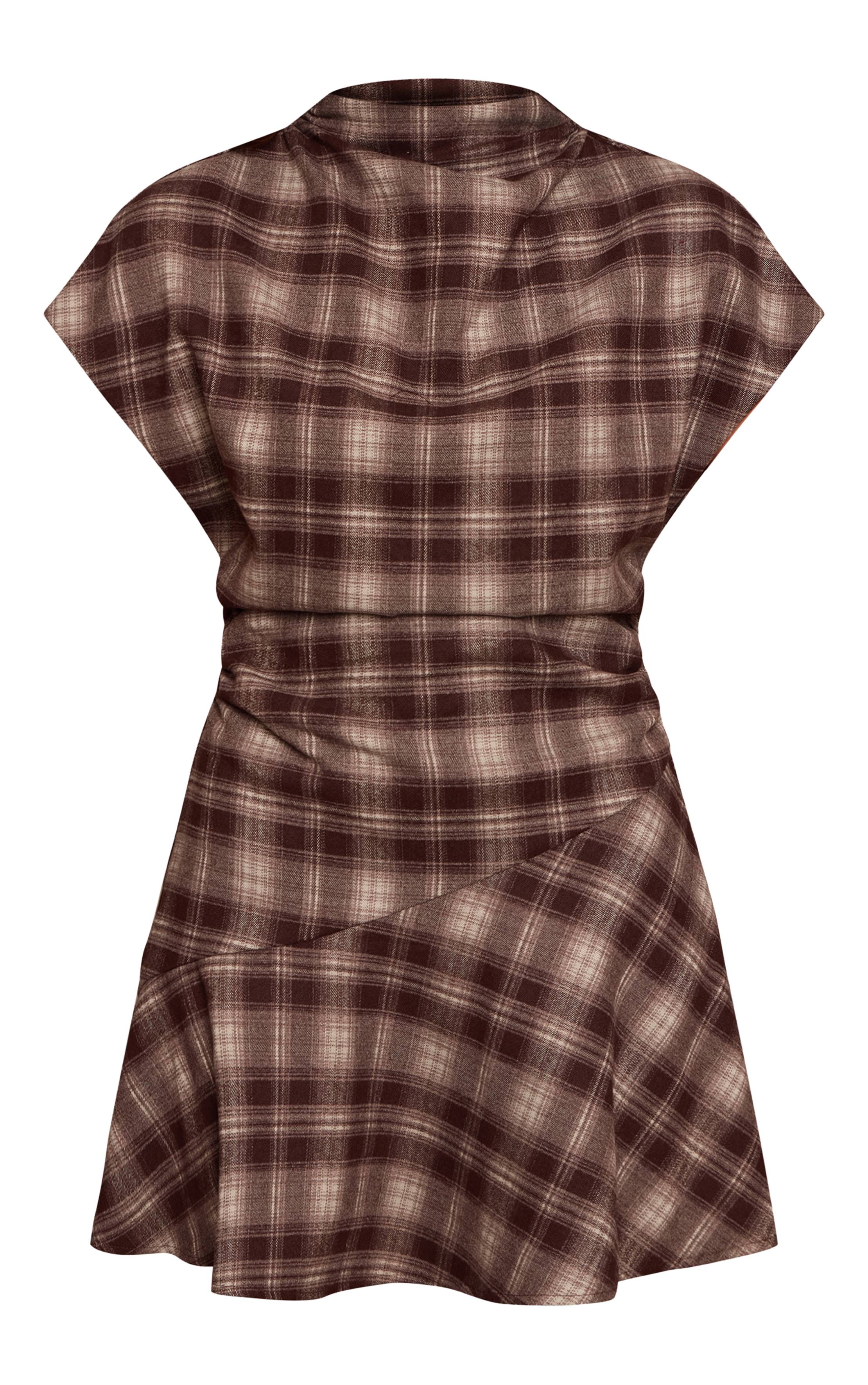 Marron Robe Droite À Carreaux Avec Col Bateau Et Détails Froncés