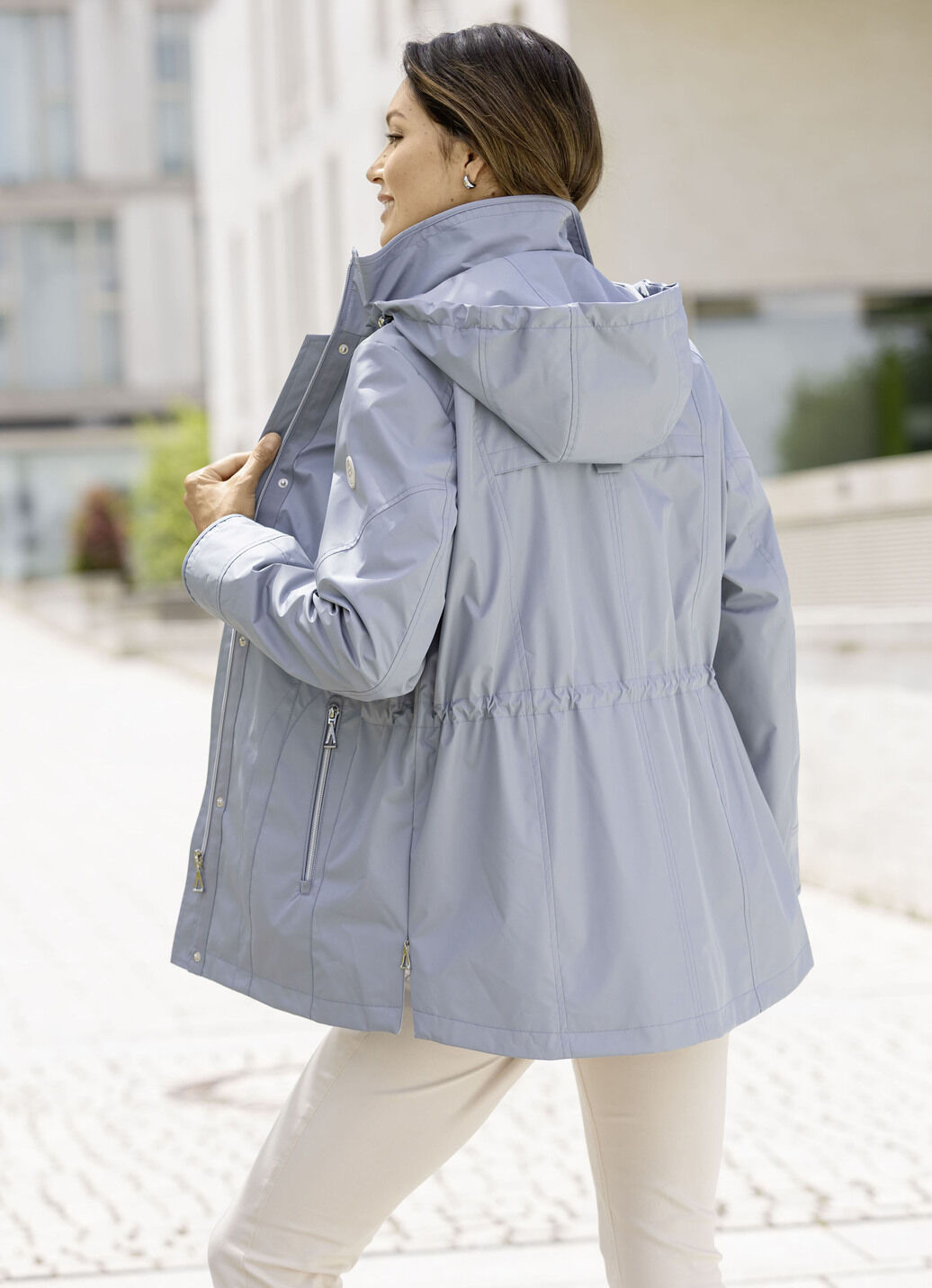 Funktionsjacke mit abnehmbarer Kapuze