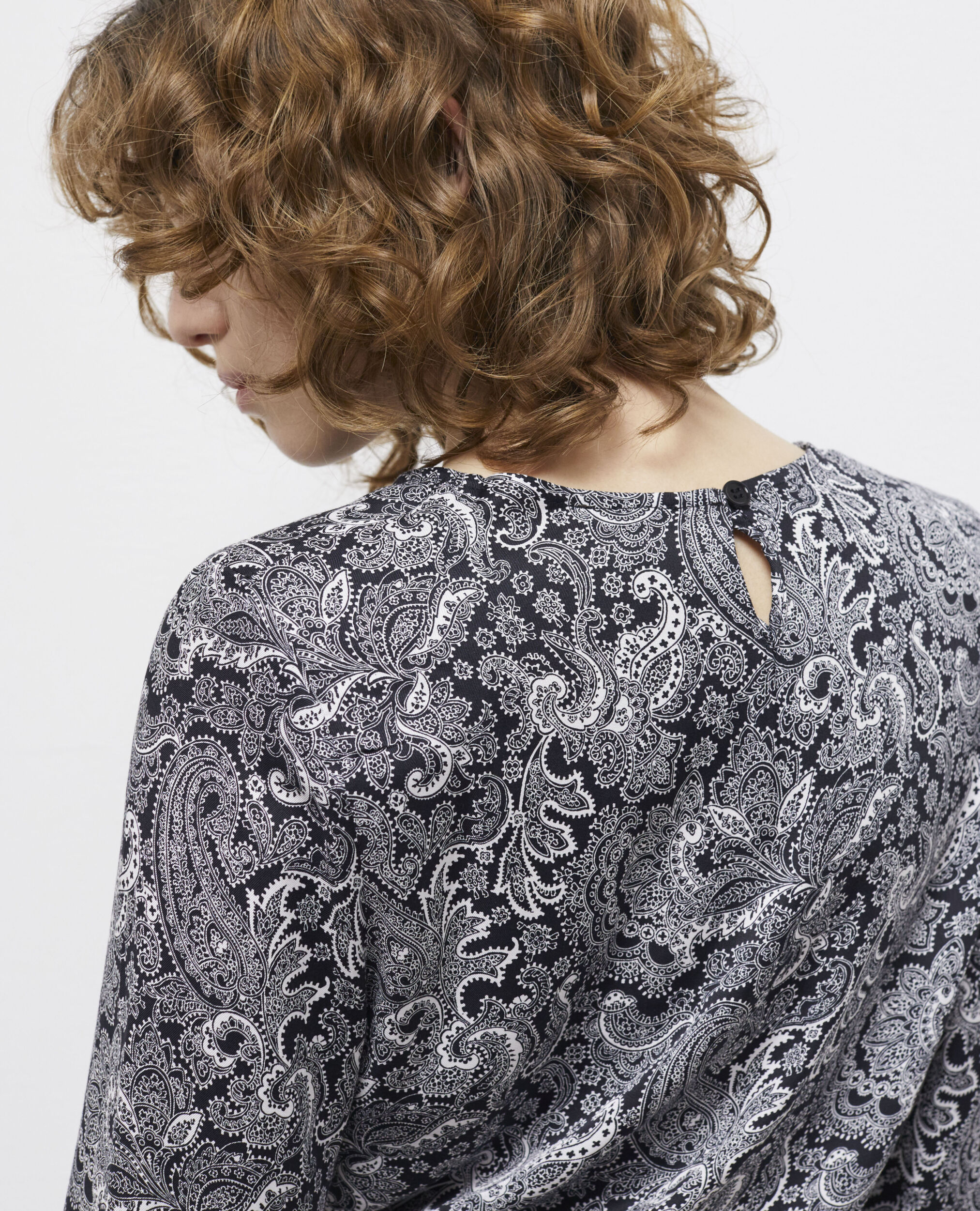 Robe courte avec ceinture imprimée