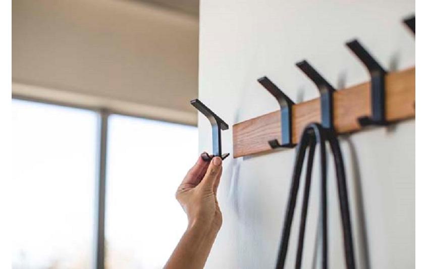 Wandgarderobe Rin 5 Haken, Braun/SchwarzWandgarderobe mit verstellbaren Metallhaken