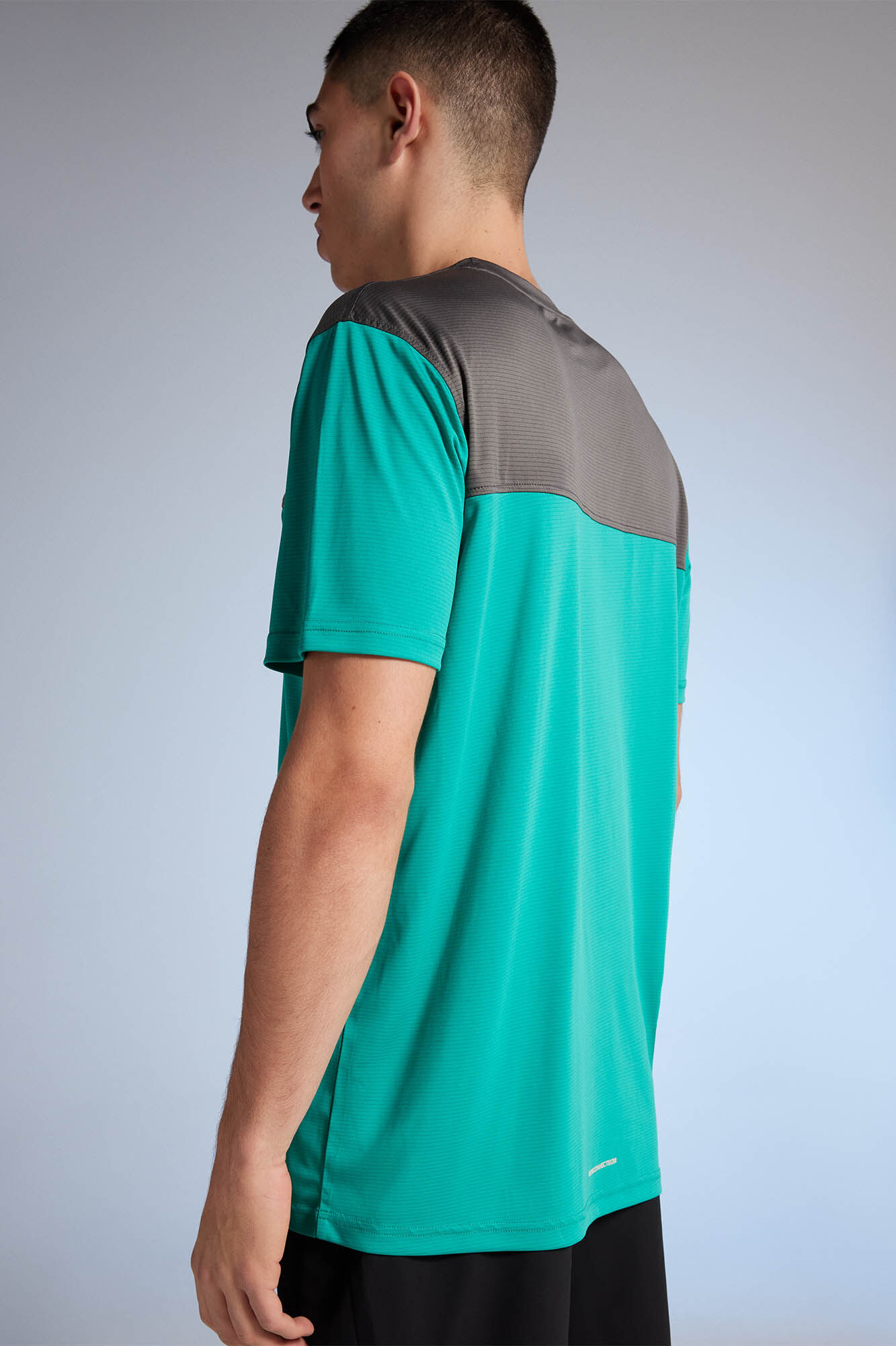 Camiseta cortes outdoor - verde