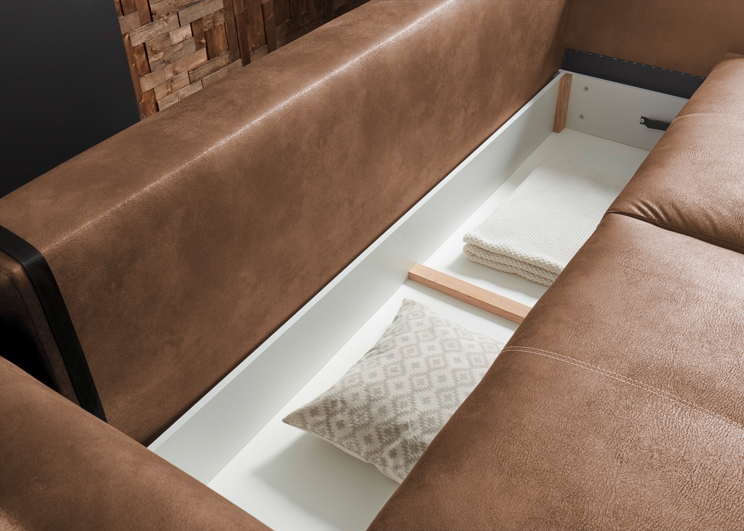 ED EXCITING DESIGN Schlafsofa »Dolan« mit Bettkasten & 2 Zierkissen