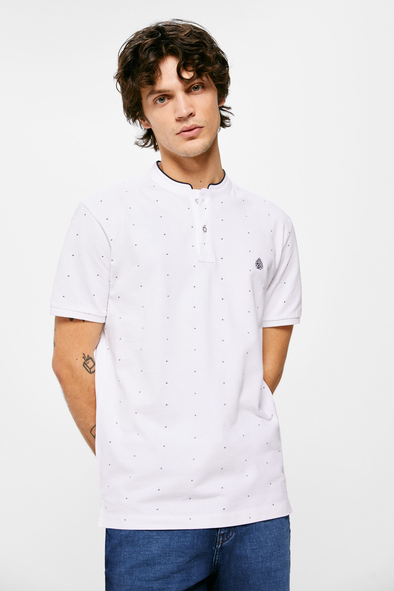 Polo Mao Slim com estampa total - Branco