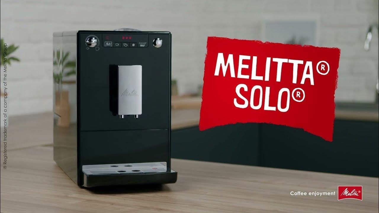 Melitta Solo - Kaffeevollautomat mit höhenverstellbarem Auslauf, kleine Kaffeemaschine mit abnehmbarem Wassertank für z. B. Espresso oder Café Crème, schwarz