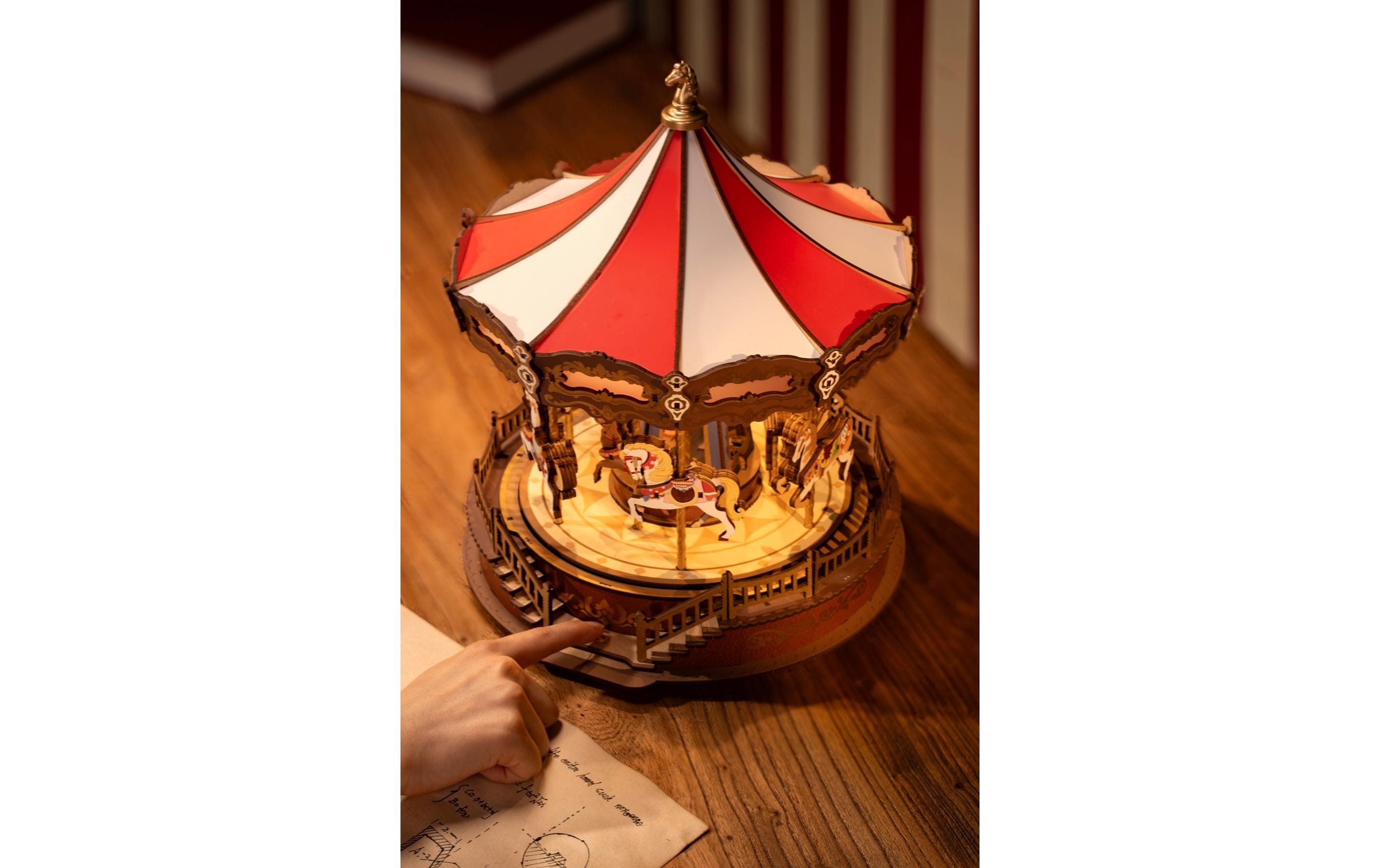 Bausatz Klassisches Karussell3D-Puzzle aus lasergeschnittenen Holzteilen