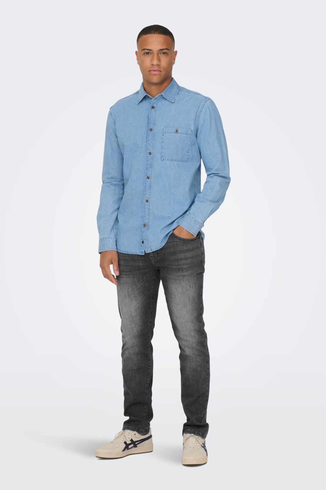 calça jeans slim fit com 5 bolsos