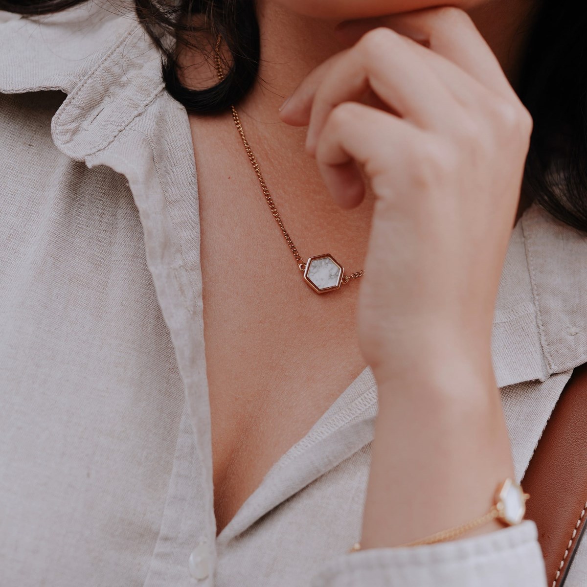Collier et bracelet Hexalia en pierres Howlite