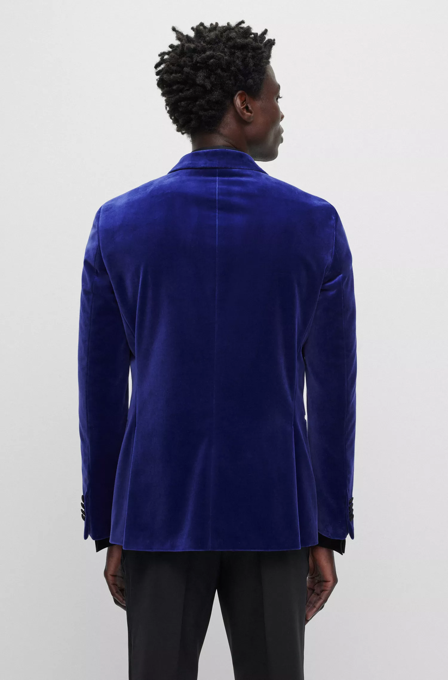 Blazer de smoking BOSS preto, corte slim, em veludo de puro algodão.