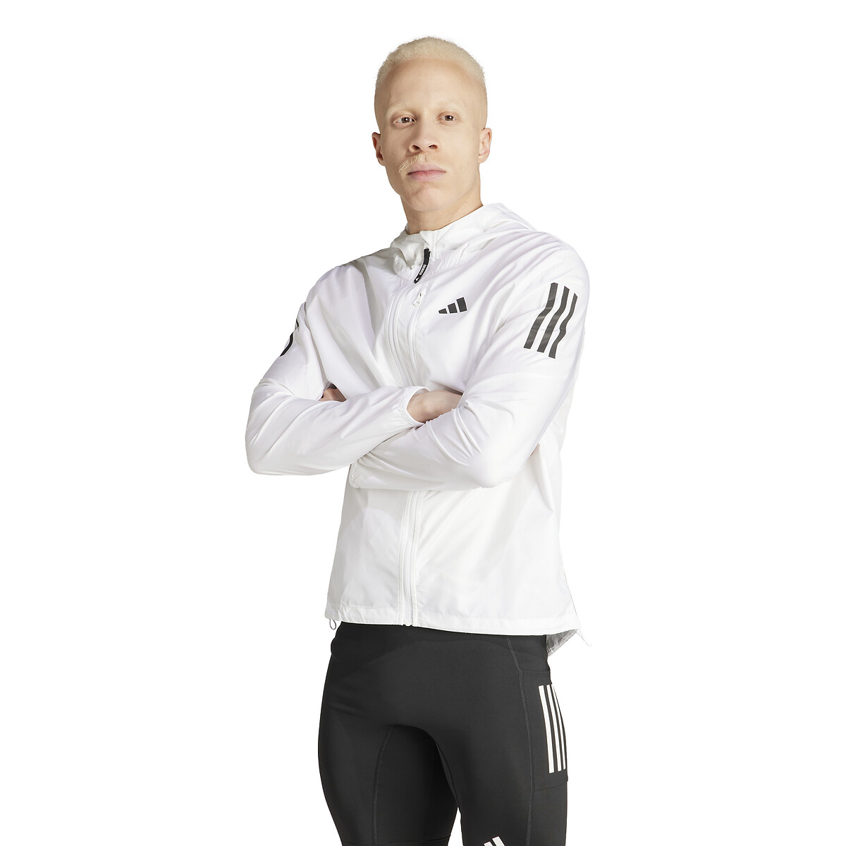 Jaqueta de corrida adidas Performance com logo pequeno e 3 listras