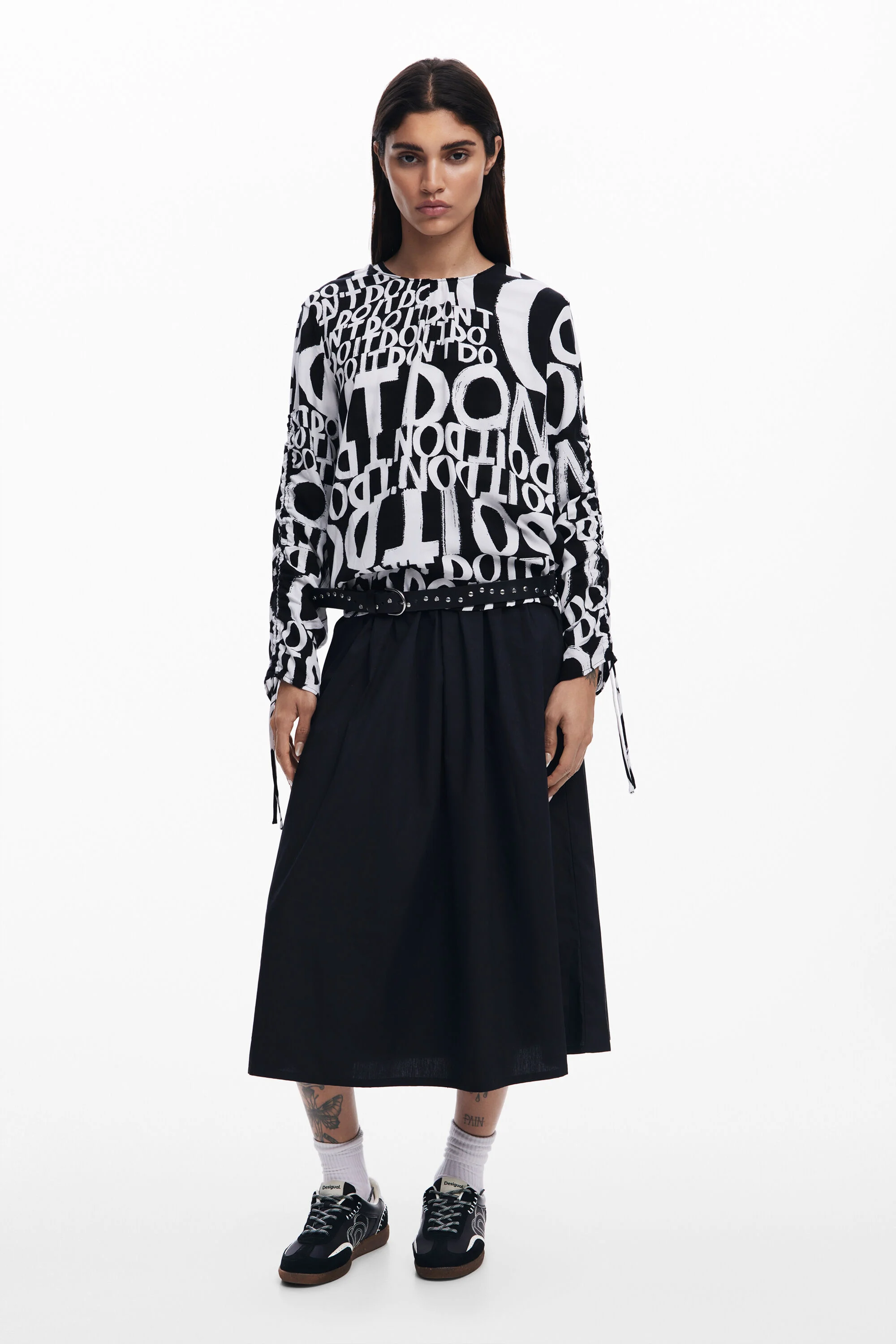Blusa com letras e laços