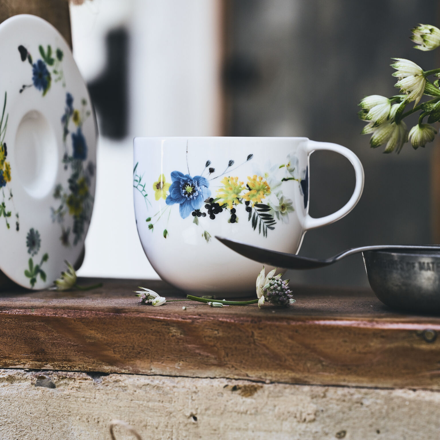Brillance Bone China Fleurs des Alpes Kaffee-Obertasse