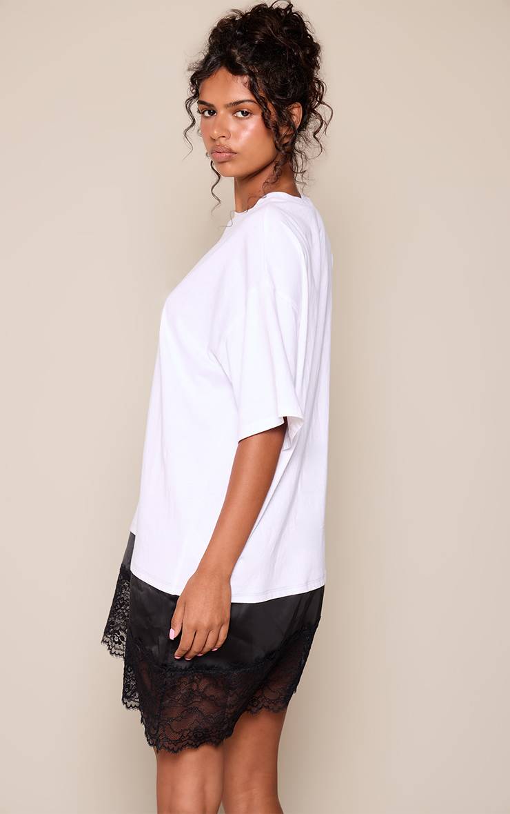 Blanc Robe T-shirt À Manches Courtes Avec Détail En Dentelle Contrastée