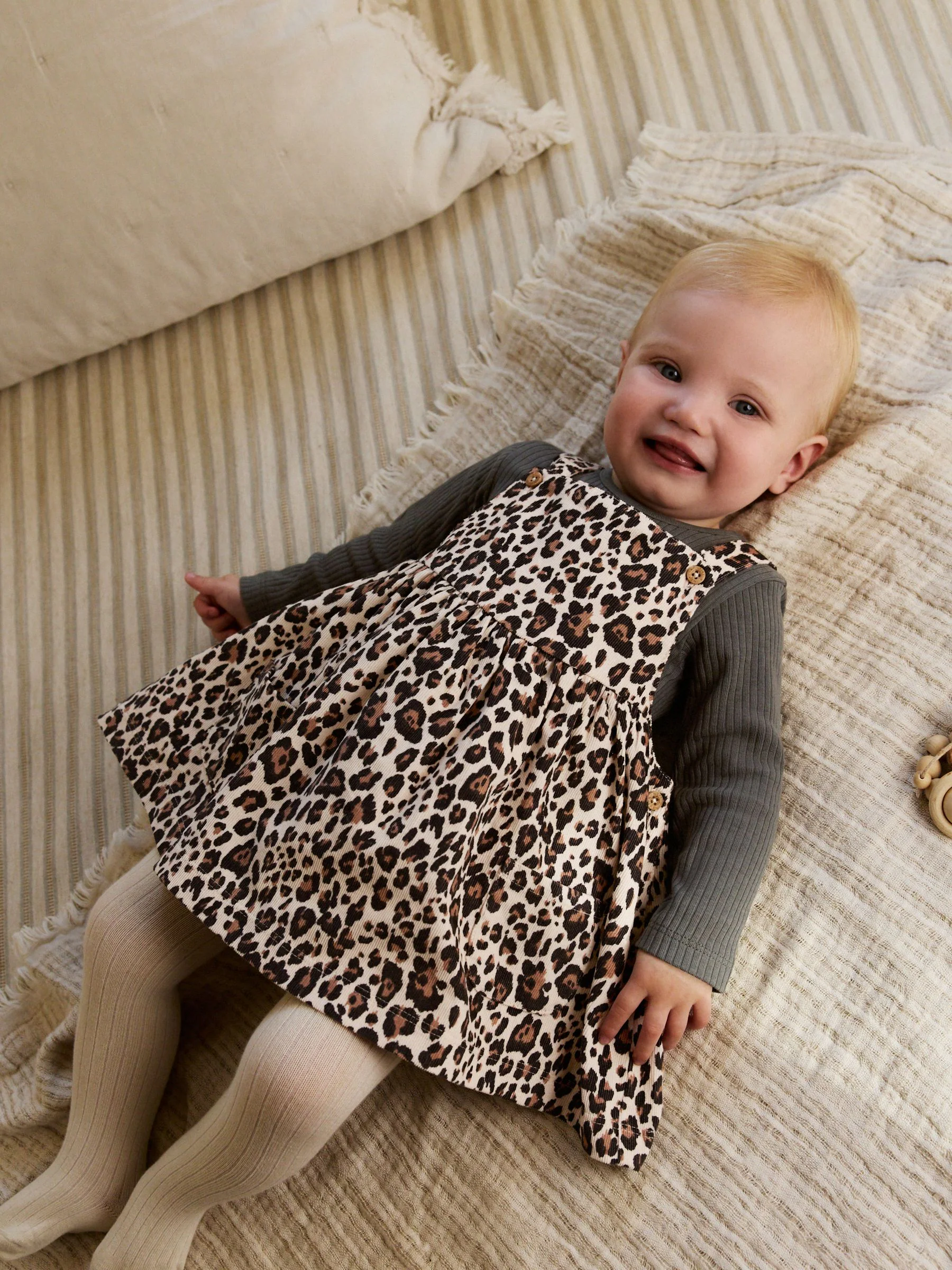 Antraciet met luipaardprint - Set van corduroy pinafore, bodysuit met lange mouwen en maillot voor baby's (0mnd-2jr)