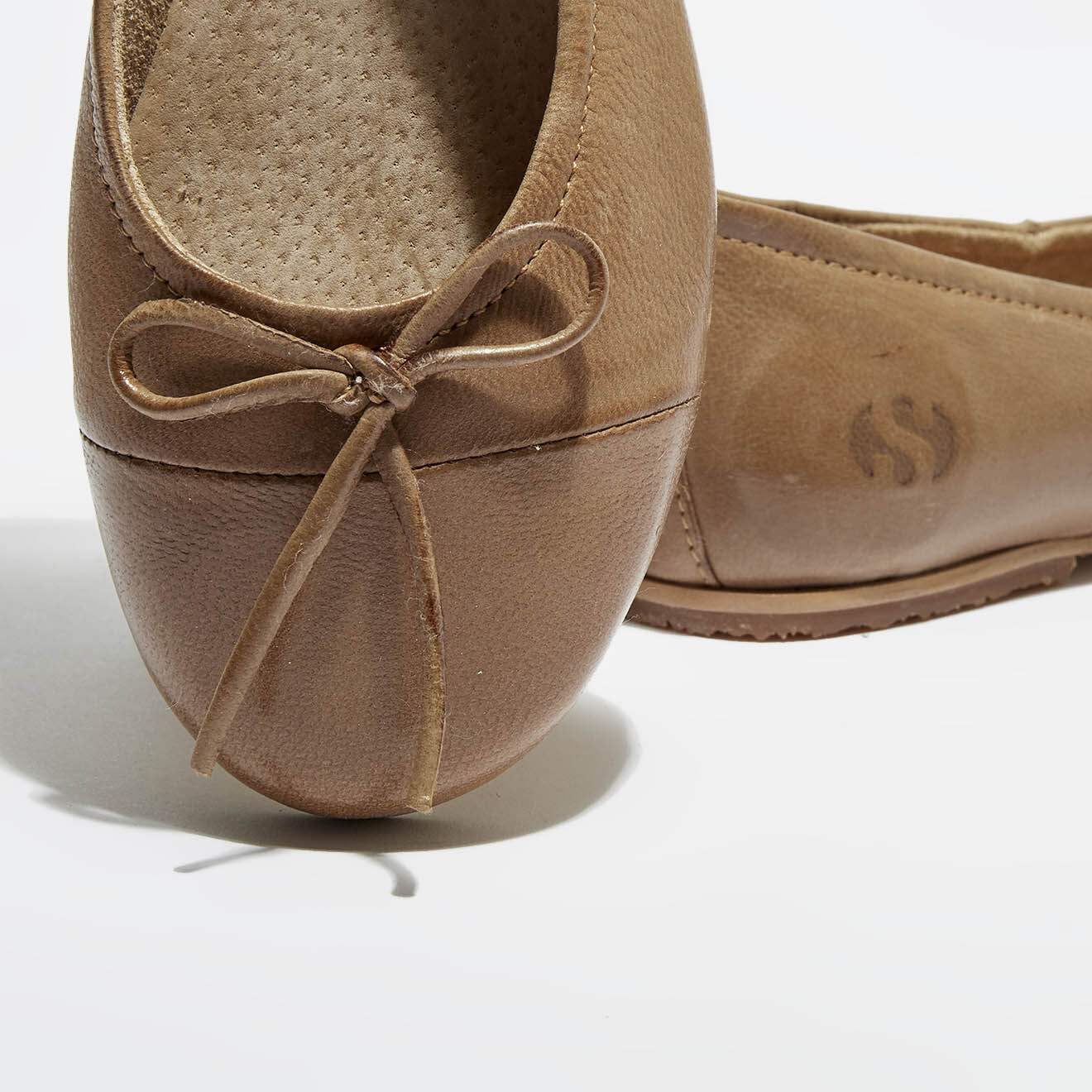 Superga Ballerines en cuir taupe
