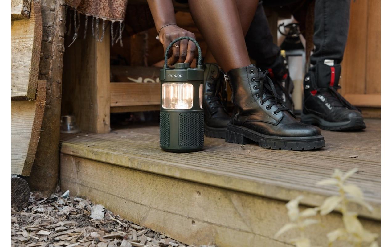 Radio Woodland Glow GrünPortabler Outdoor-Lautsprecher mit LED-Lampe