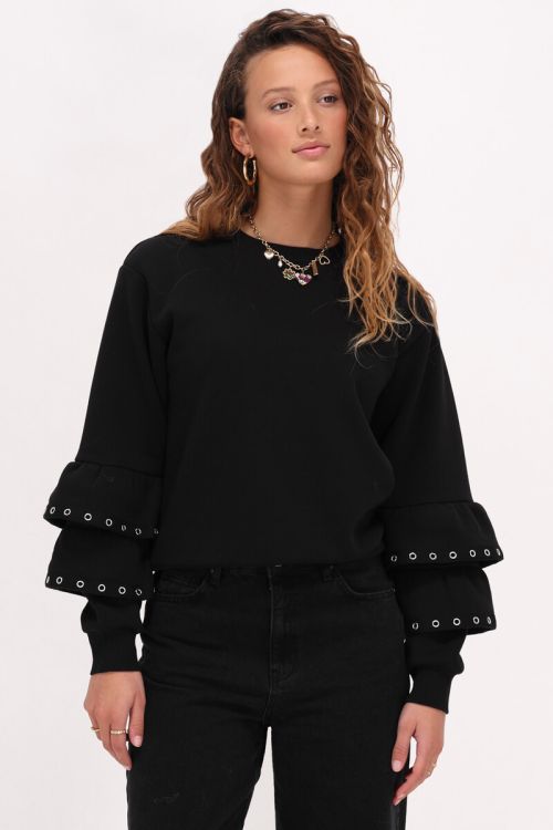 Zwarte sweater met ruffle mouwen & studs