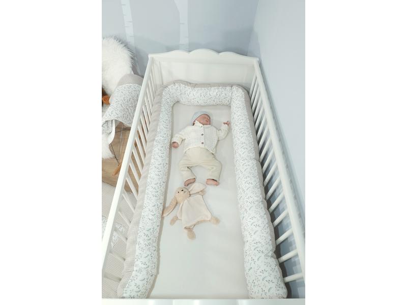 Ullenboom Nestschlange Waffel Floral Sand 300 cm Bettschlange für Babybett