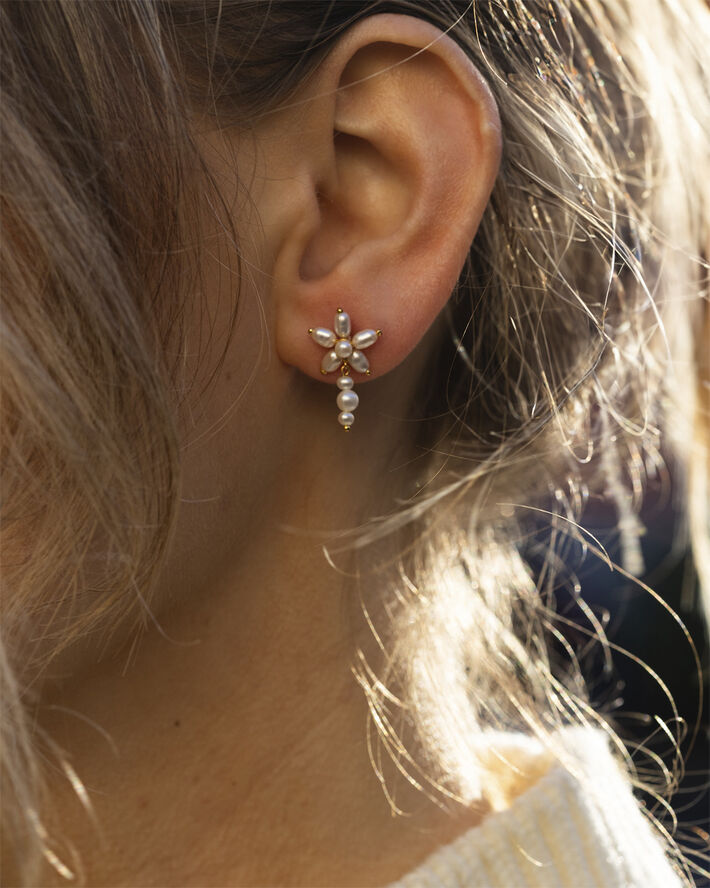 ByBiehl Pearl Signature Earhanger Short-GP Gold plated silv