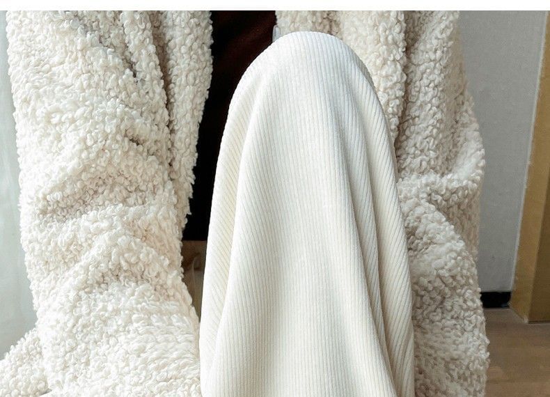 aistera - Effen corduroy broek met trekkoord in de taille, gevoerd met fleece en losse pasvorm