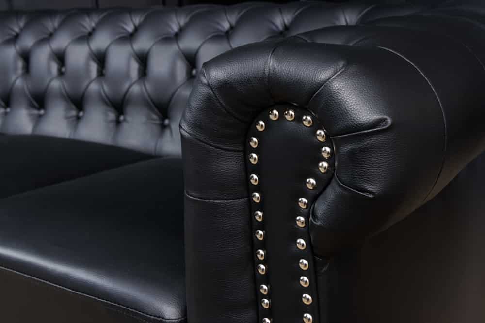 Chesterfield 3-Sitzer Sofa 205cm schwarz Nietenbesatz Federkern