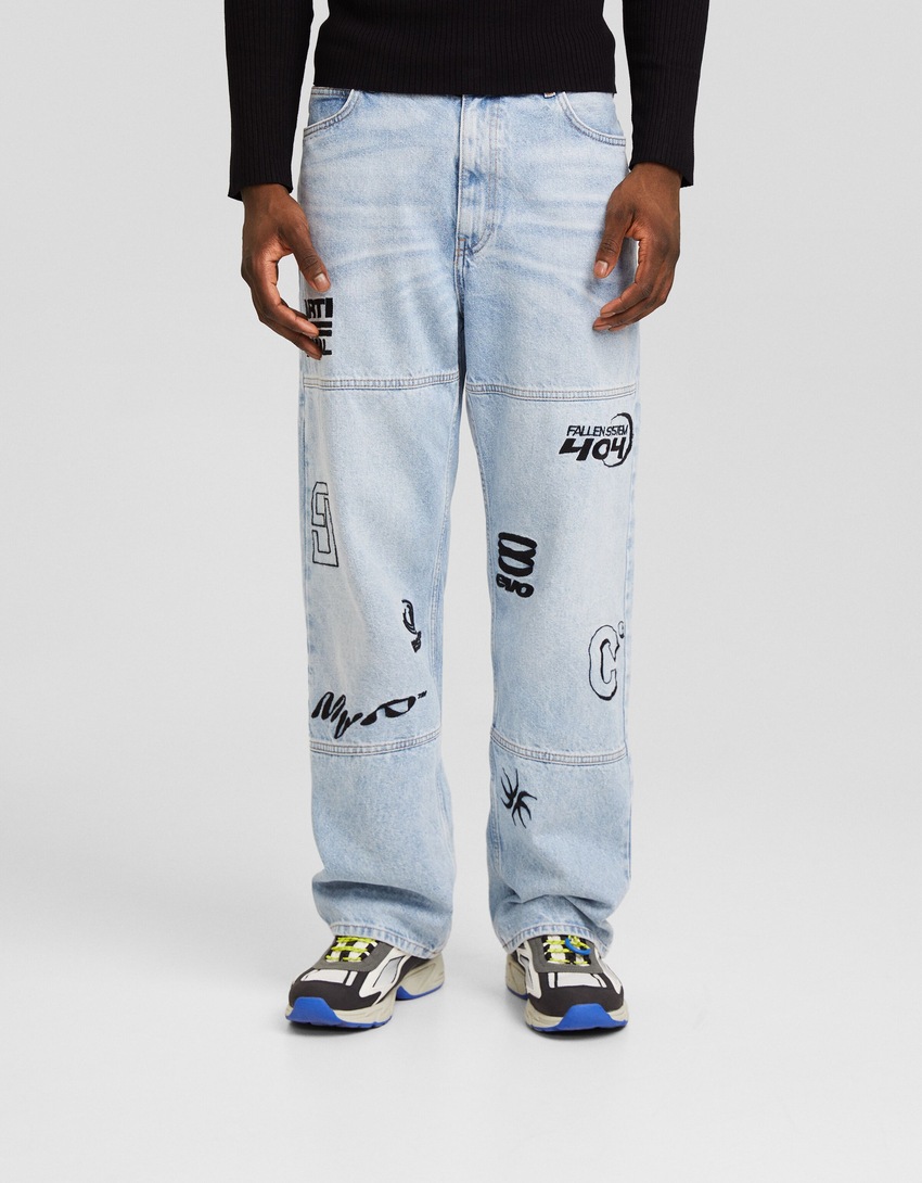 Calça jeans larga bordada