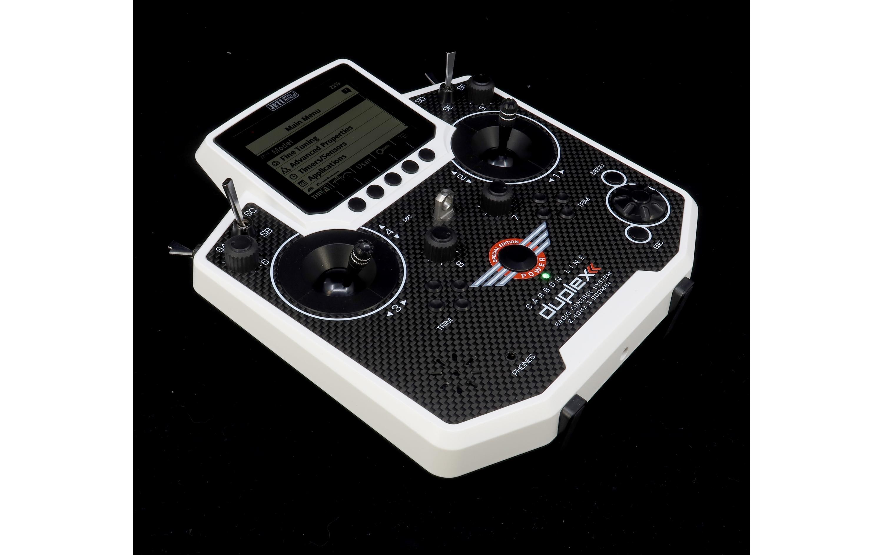 Fernsteuerung Duplex DS-12 Carbon White 2024 + R9 Empfänger<br>Handlicher Jeti Duplex 2.4 GHz Sender in «Special Edition» Ausführung