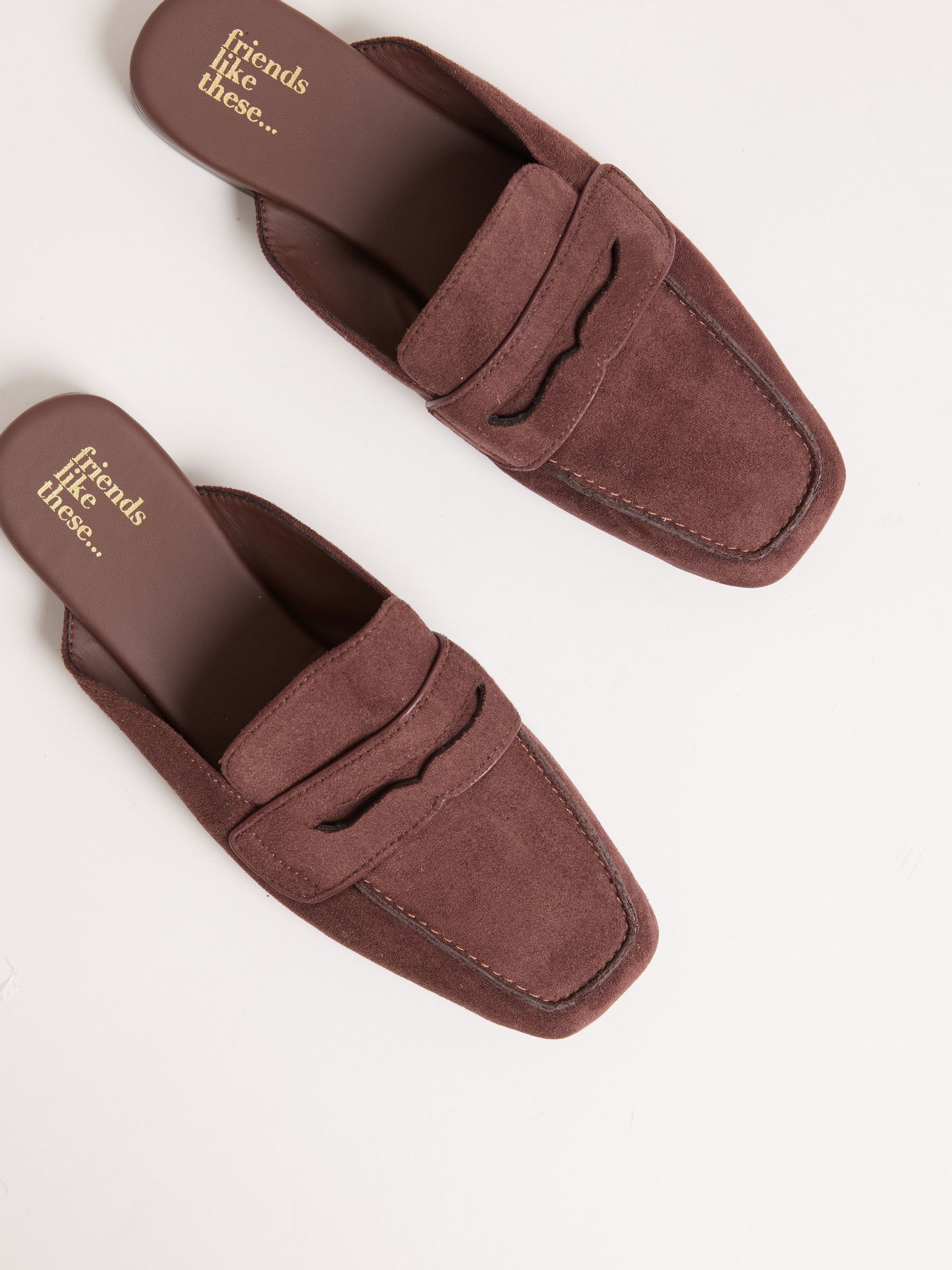 Chocoladebruin - Friends Like These Square Toe Comfort Faux Suede Mule Loafer Shoes