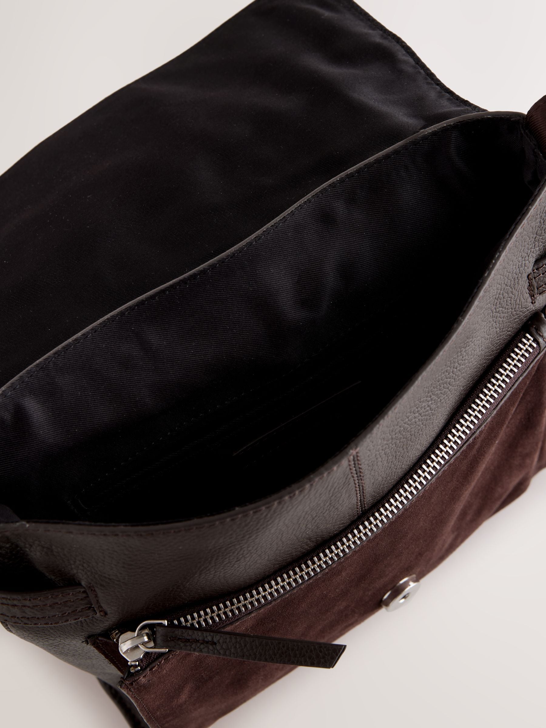 Chocoladebruin - Leren messenger-tas met vak