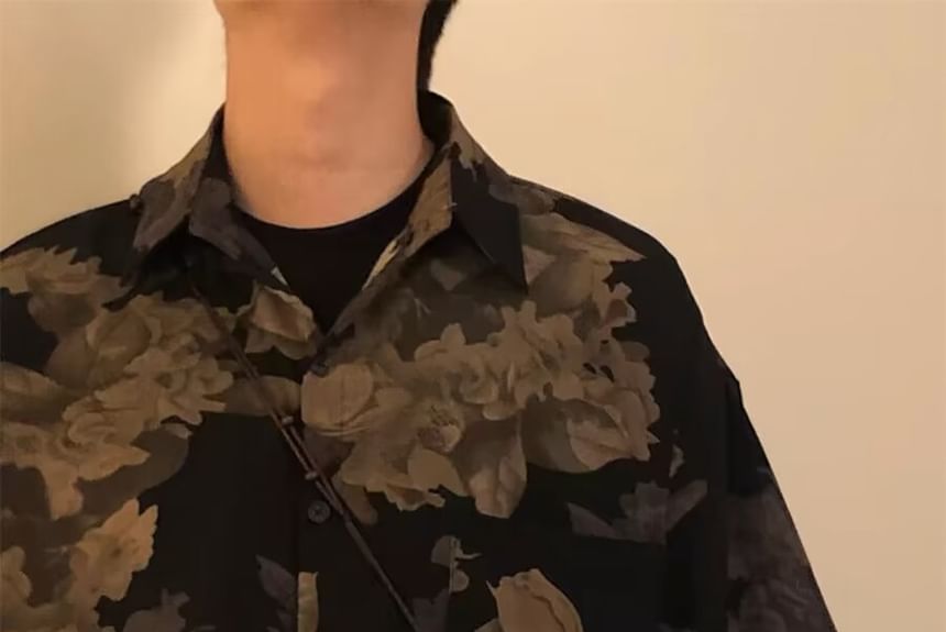wingsira - Overhemd met korte mouwen en bloemendetail op de zak