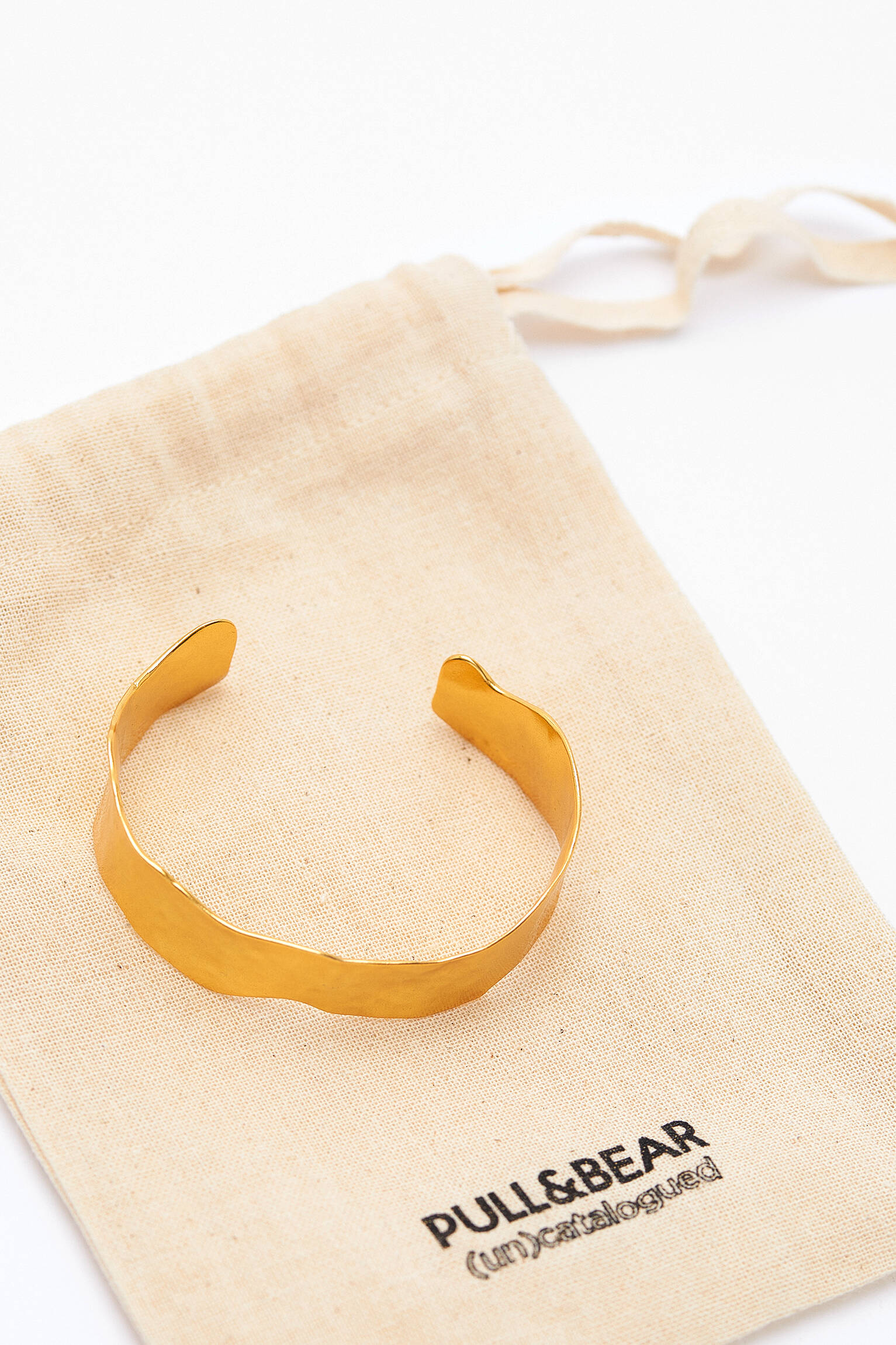 PULSEIRA COM TRATAMENTO DE OURO