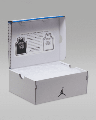 Air Jordan 1 Mid Sneaker School Older Kids' Shoes