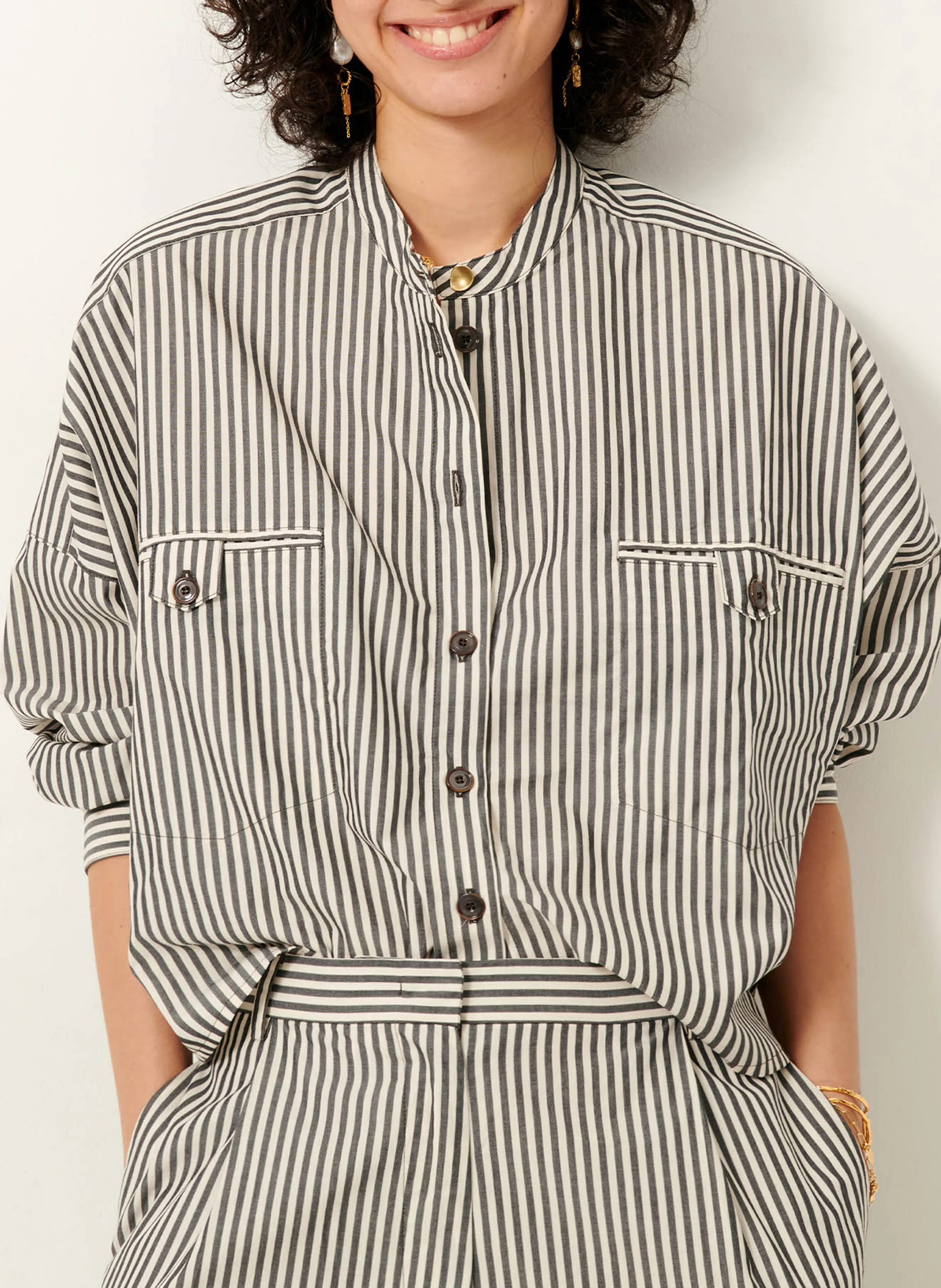 ORREGIA - Chemise col rond en coton mélangé | Noir