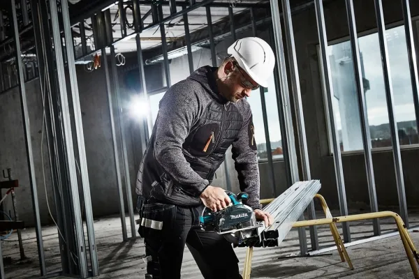 Makita DCS553 - Cirkelsav - ledningfri - 150 mm - intet batteri - 18 V - SOLO